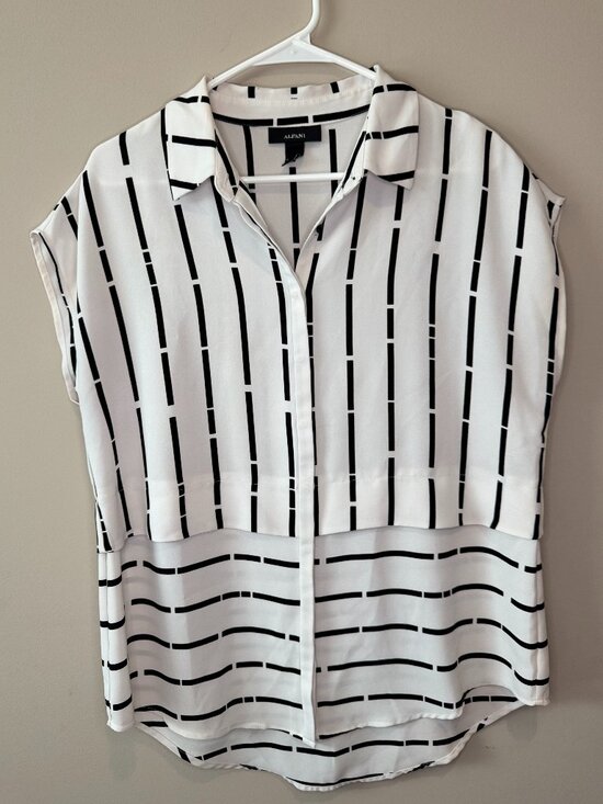 Alfani Tops - Alfani Button Up Short Sleeved Flowy Blouse Black and White size 8